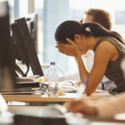 İşyerinde kesintiye uğramak farkında olmadığımız tuhaf yollarla stres düzeylerini etkiliyor